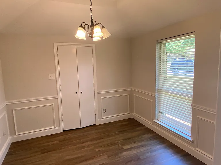 1902 Camellia St — Photo 3