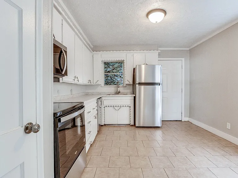 506 E Curtis Dr — Photo 9