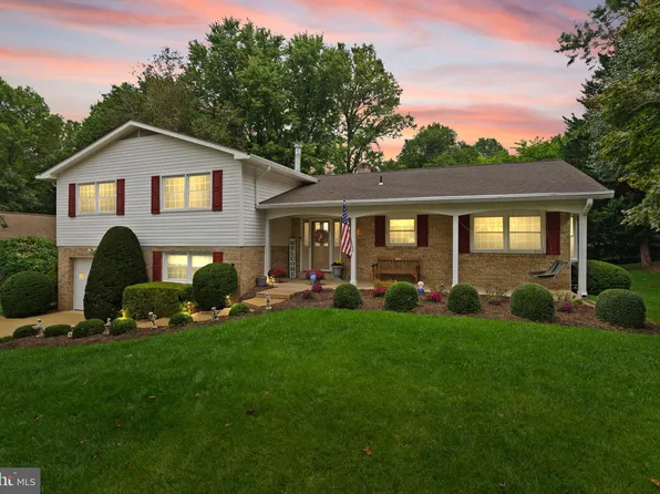 9465 Shouse Dr, Vienna, VA 22182