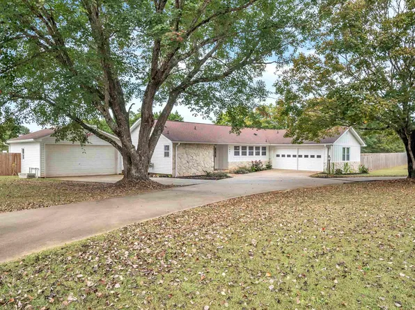 1601 Moorehead Pl, Pendleton, SC 29670