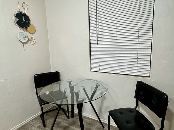 4th image of 735 B Ave