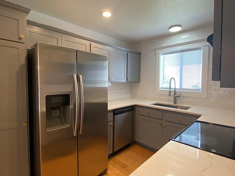 5023 NE 11th Ave — Photo 3