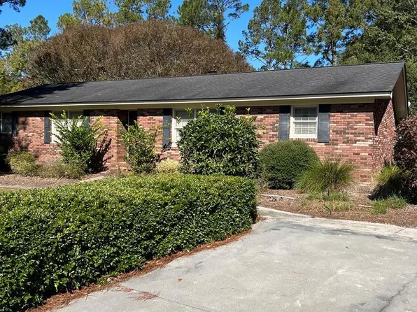 1205 Saint Andrews Dr, Douglas, GA 31533