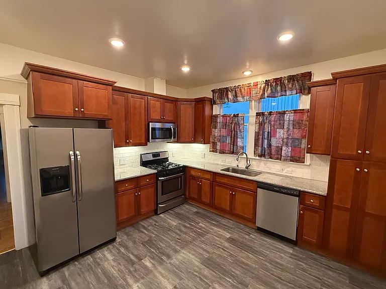 631 Lincoln Ave — Photo 10