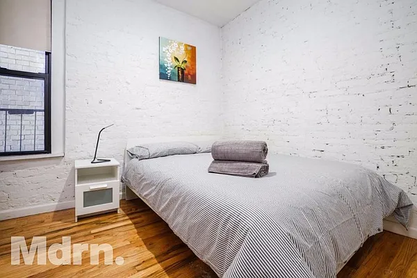 Rented by Mdrn Residential | media 9