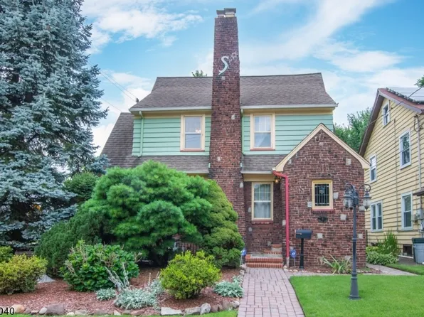 1 Marilyn Pl, Clifton City, NJ 07011
