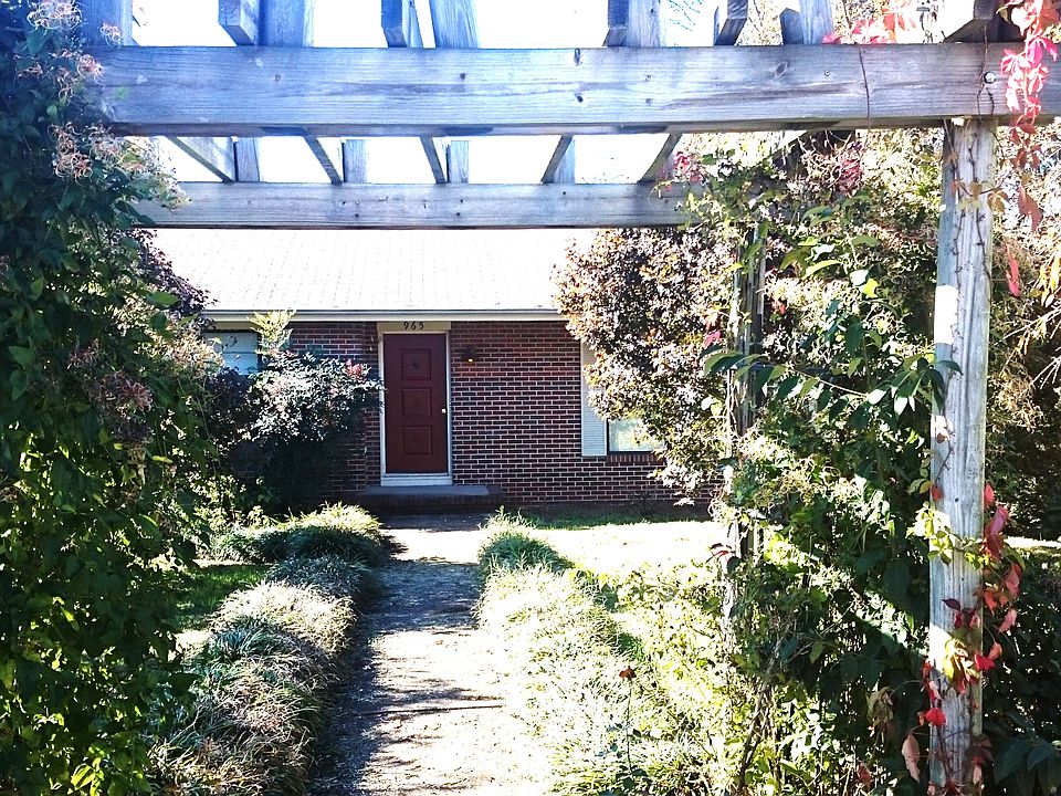 1st image of 967 Crestridge Dr