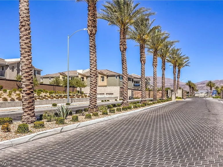 6816 Citron Mist Ct — Photo 38