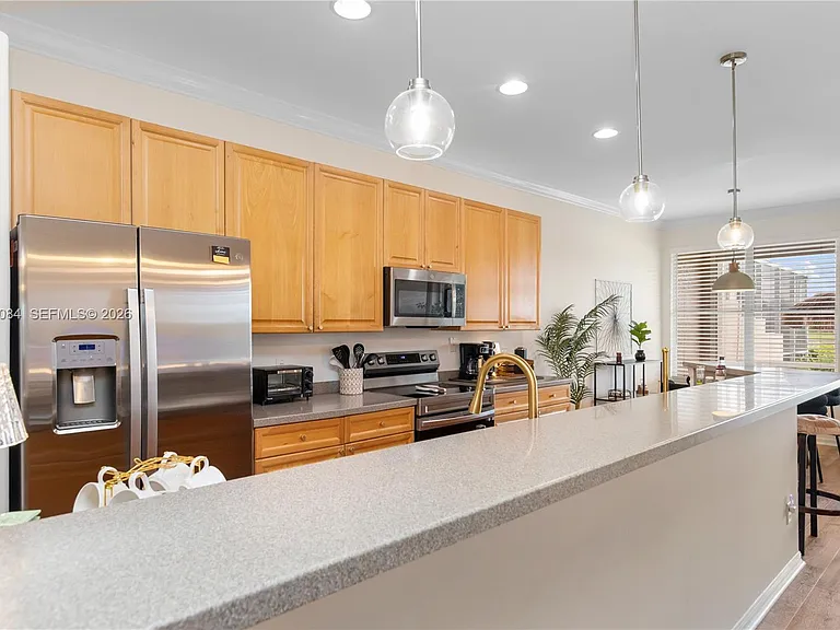 1896 Crestview Way — Photo 17