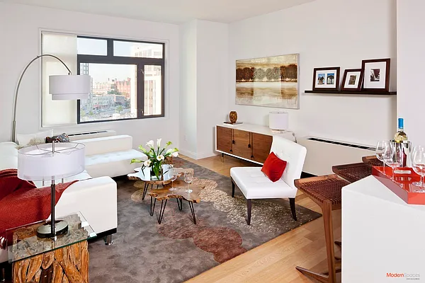 Sold by Modern Spaces | media 4