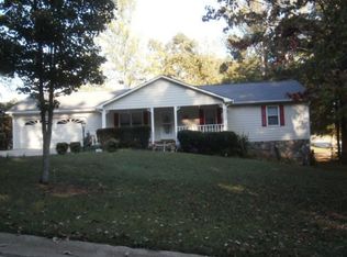 221 Robin Ln, Stockbridge, GA 30281