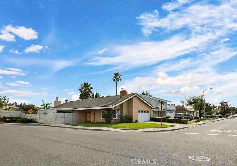 14602 Bel Aire St — Photo 3