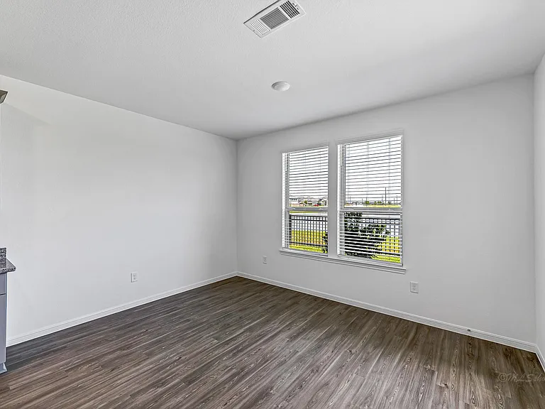 1029 Laguna Cove Dr — Photo 14