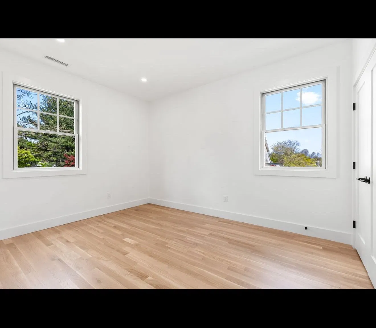 4 bed, 3.5 bath, 2650 sqft, $10,500 — Photo 1