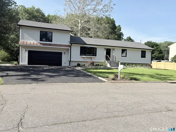 33 Manor Drive, Trumbull, CT 06611