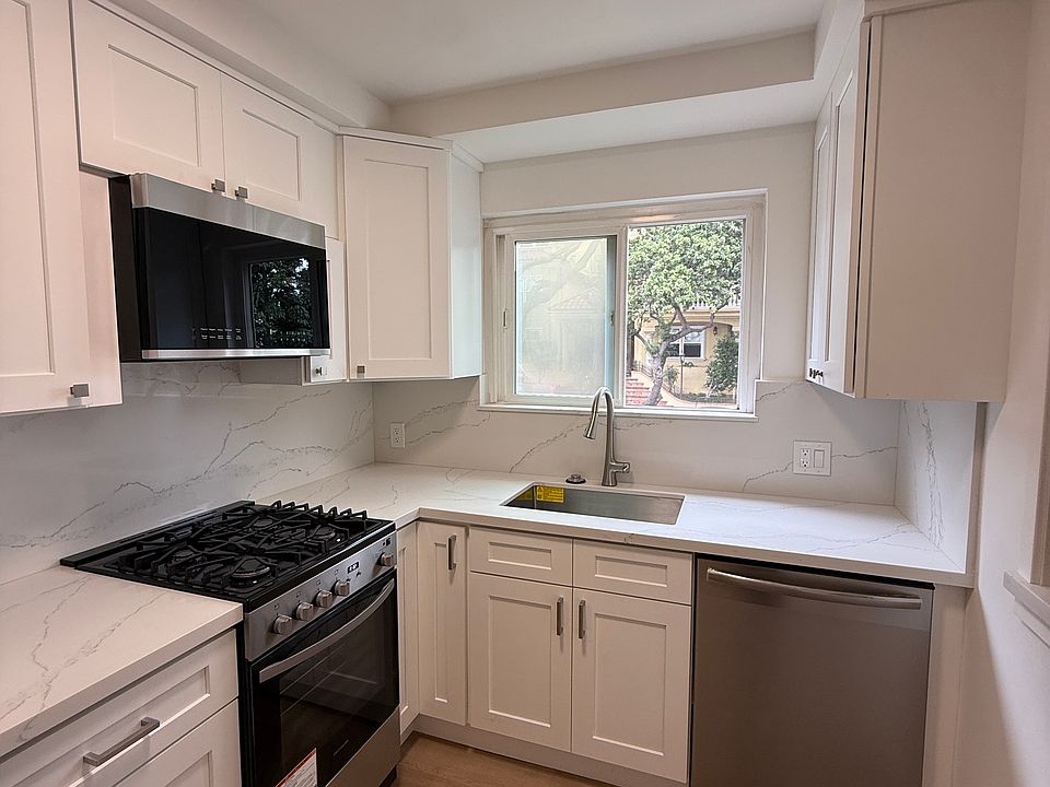 1st image of 1045 N Edinburgh Ave APT 1