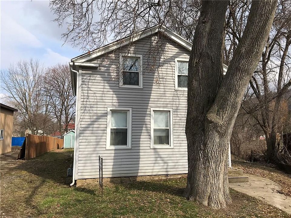 2nd image of 37 Leonard St
