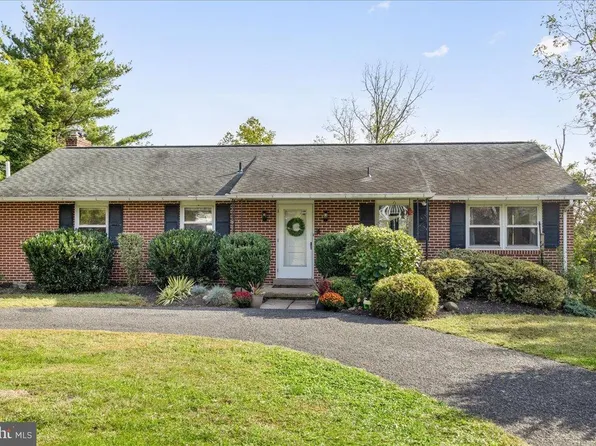 808 Mountainview Ave, Schwenksville, PA 19473