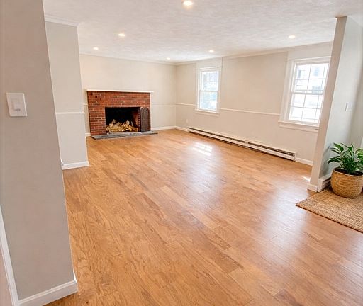 2nd image of 369 Berlin Rd