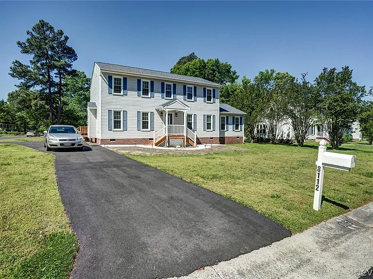 8112 Nashua Dr — Photo 2