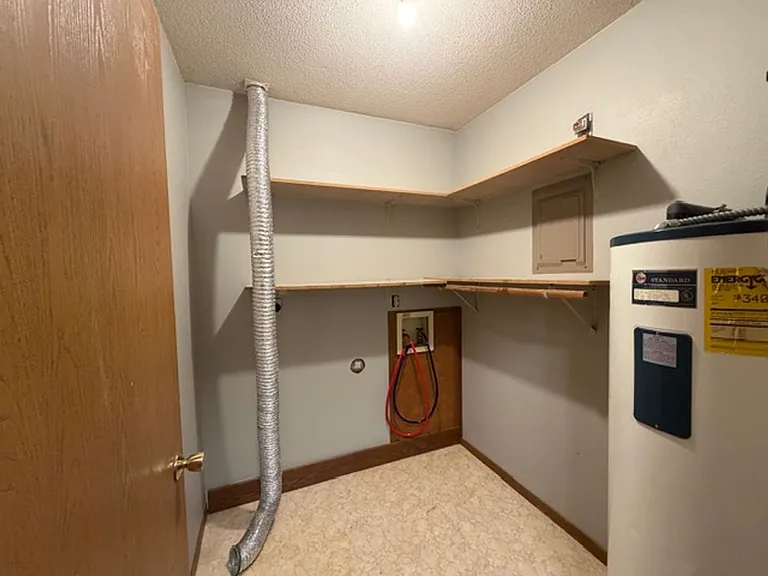 3210 Oak Knoll Dr — Photo 9
