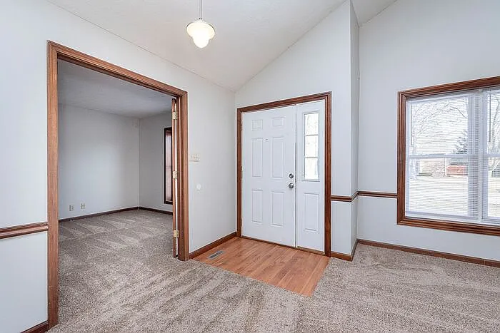 3 bed, 2.0 bath, 1235 sqft, $1,699 — Photo 3