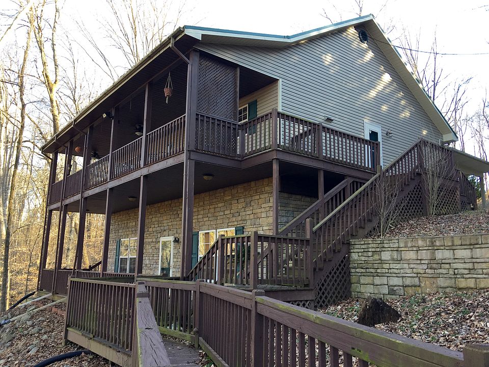 Balconies overlooking lake!