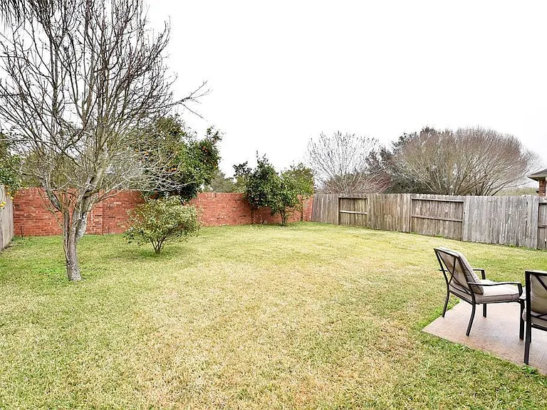 7215 Ravenswood — Photo 23