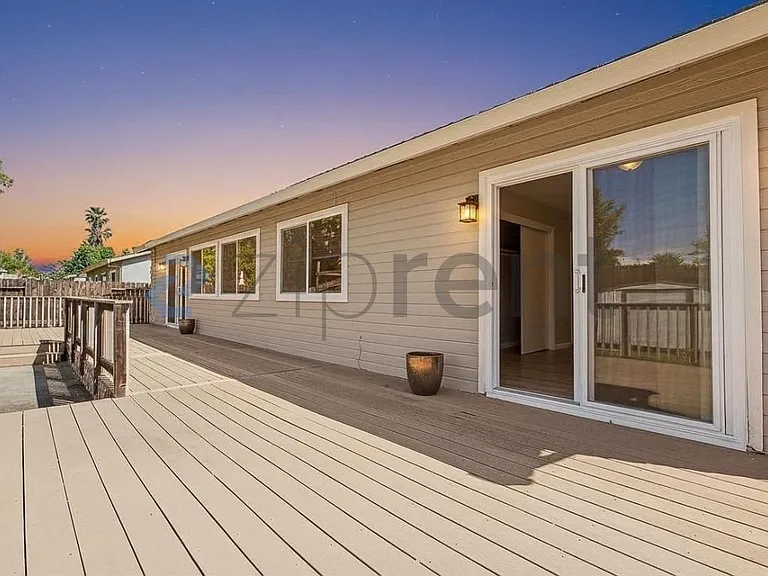 2307 N Cirby Way — Photo 39