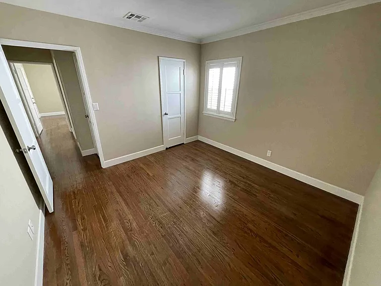 4432 Bakman Ave — Photo 20