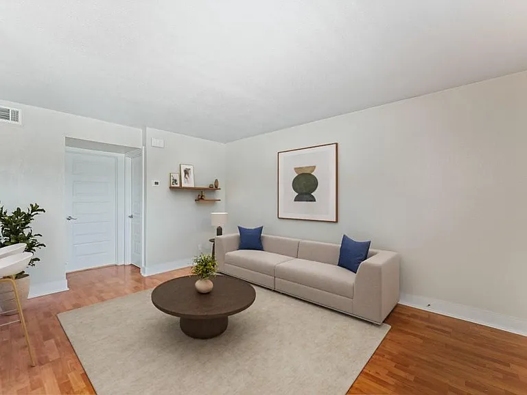 3815 Guadalupe St #303 — Photo 8