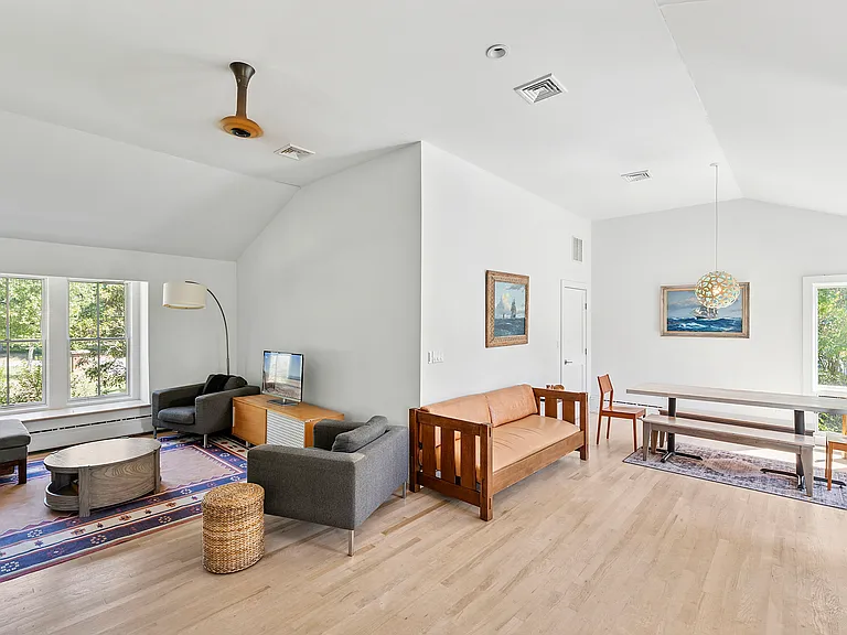 35 Bayberry Ln — Photo 8
