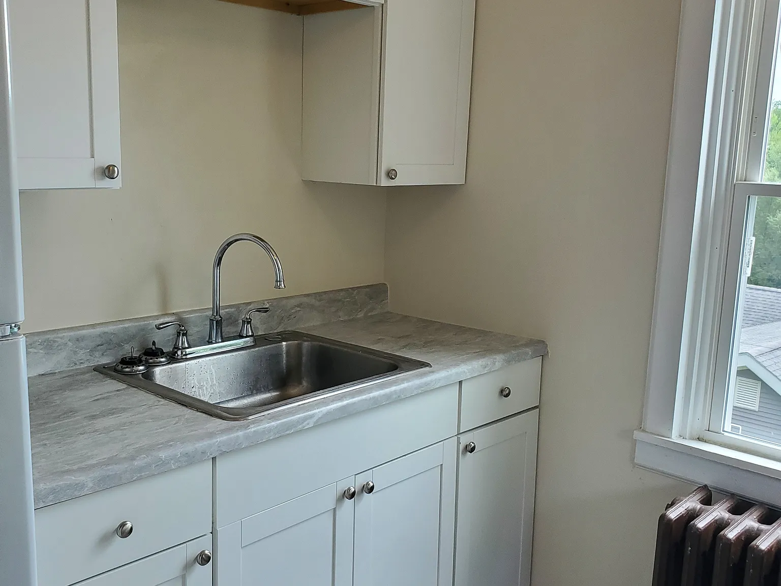 1 bed, $1,050 — Photo 4