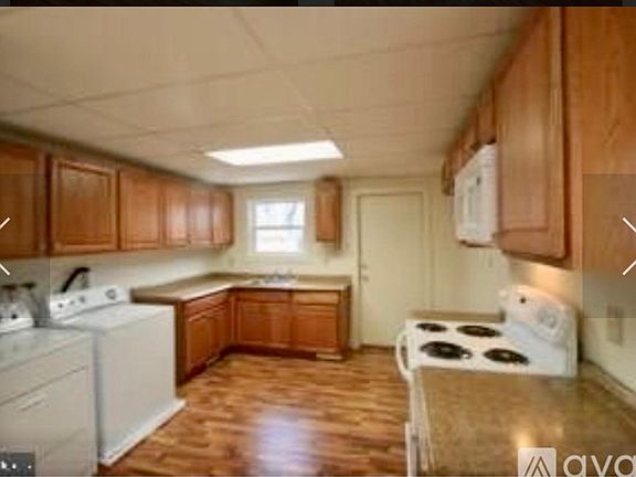 2nd image of 44 Main St #1