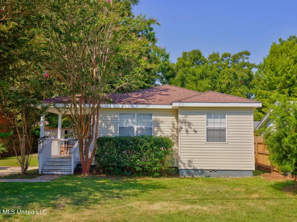 106 Thompson Dr, Long Beach, MS 39560