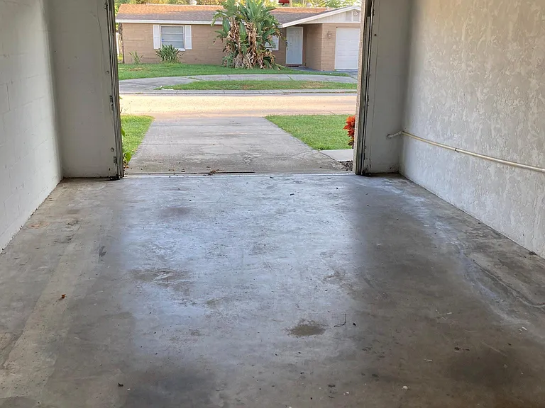 7010 Oakshire Dr — Photo 38
