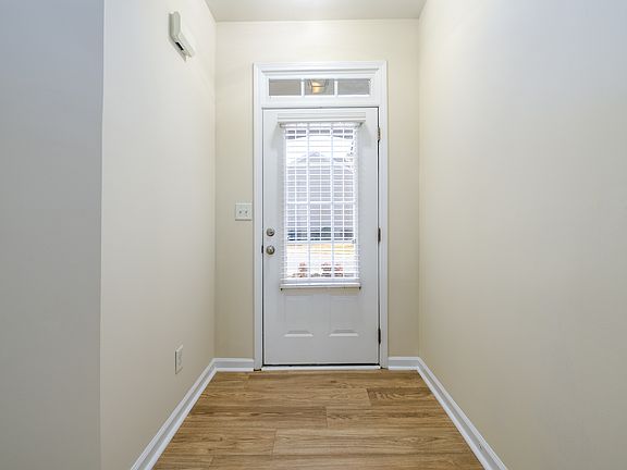 3rd image of 1670 Granville Ct