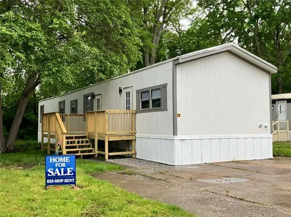 28 Deerwood Park, Centralia, IL 62801
