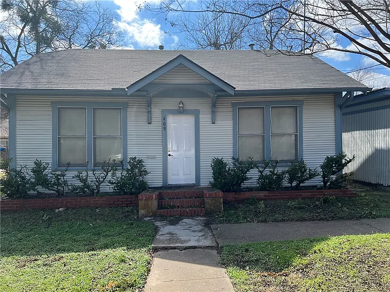 409 Homestead St — Photo 1