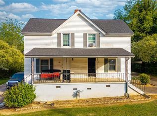 31 Myrtle St SE, Gainesville, GA 30501