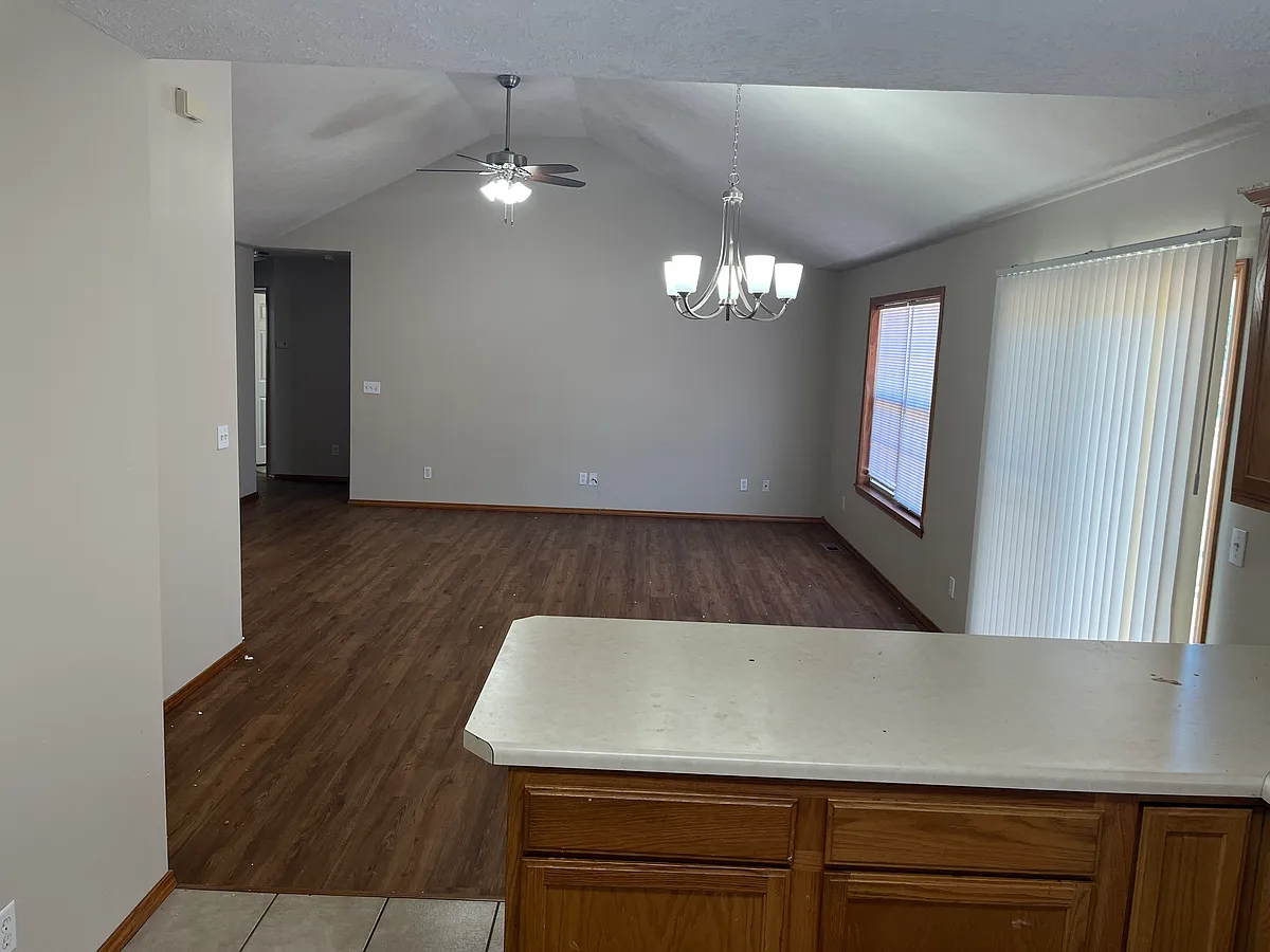 Building Photo - 1110 S Casa Grande Ave #1110C