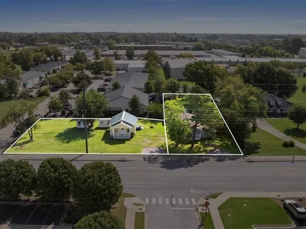 1201 & 1203 SW I St, Bentonville, AR 72712