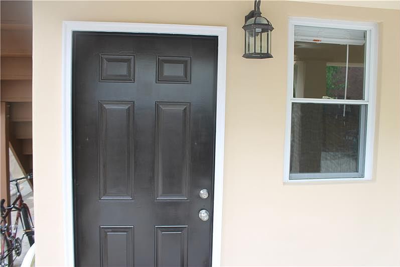 1st image of 511 W Girard Ave