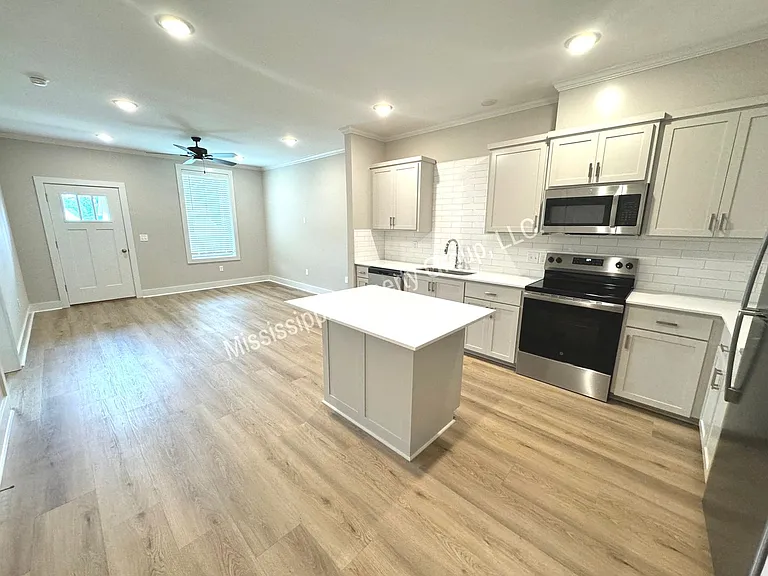 Savannah Flats — Photo 10