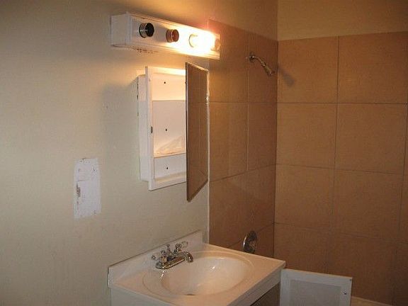 5th image of 2414 Randall Ln #2A