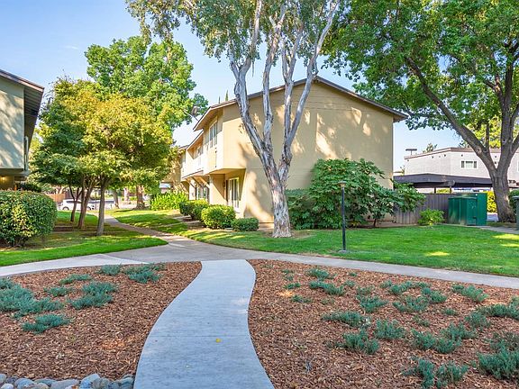 4th image of 8827 Salmon Falls Dr Unit C