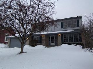 208 S Cross Trl, McHenry, IL