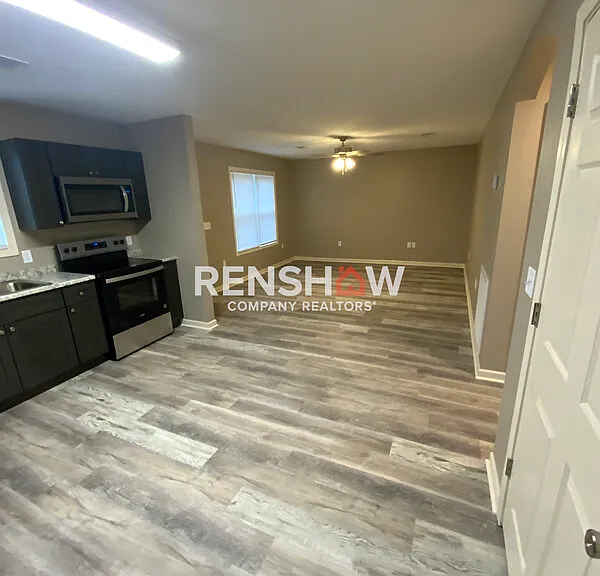 732 Tucker St — Photo 2