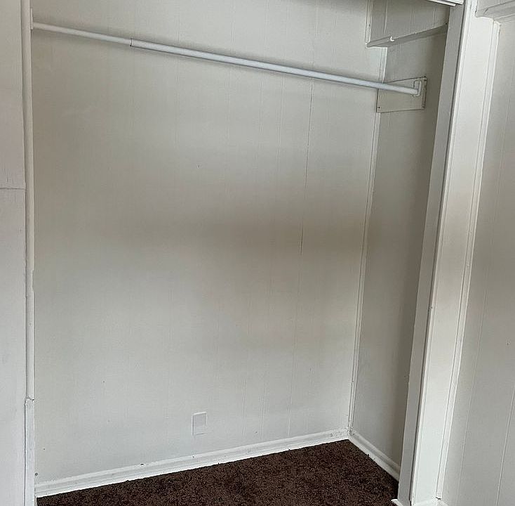 2nd image of 713 W Adams St APT 1