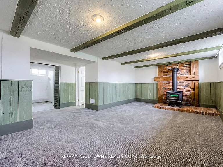530 Lees Ln — Photo 23